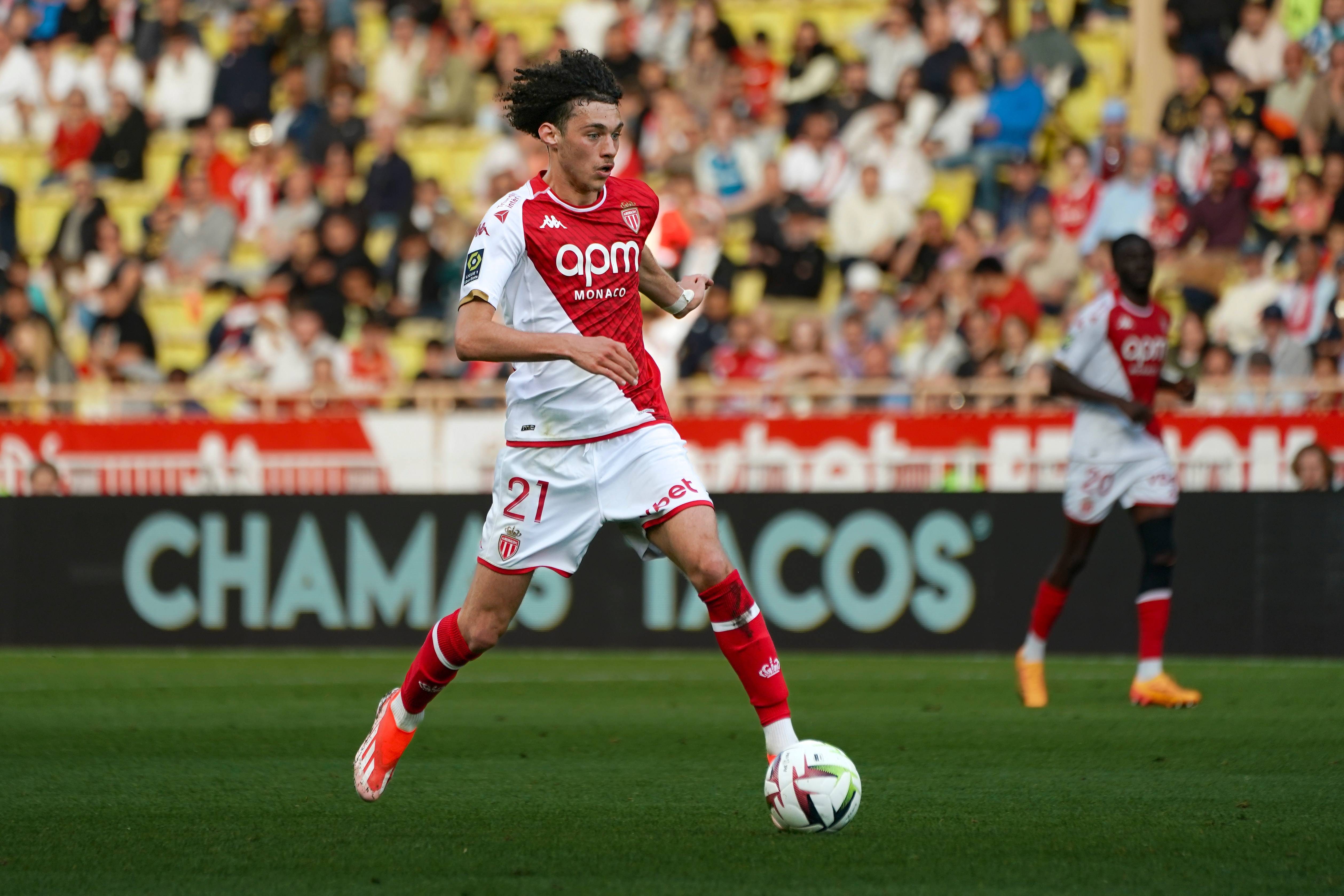 里尔队在客场比赛中展现出优异表现