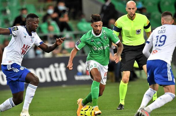 包含圣埃蒂安逼平对手，继续保持不败战绩的词条