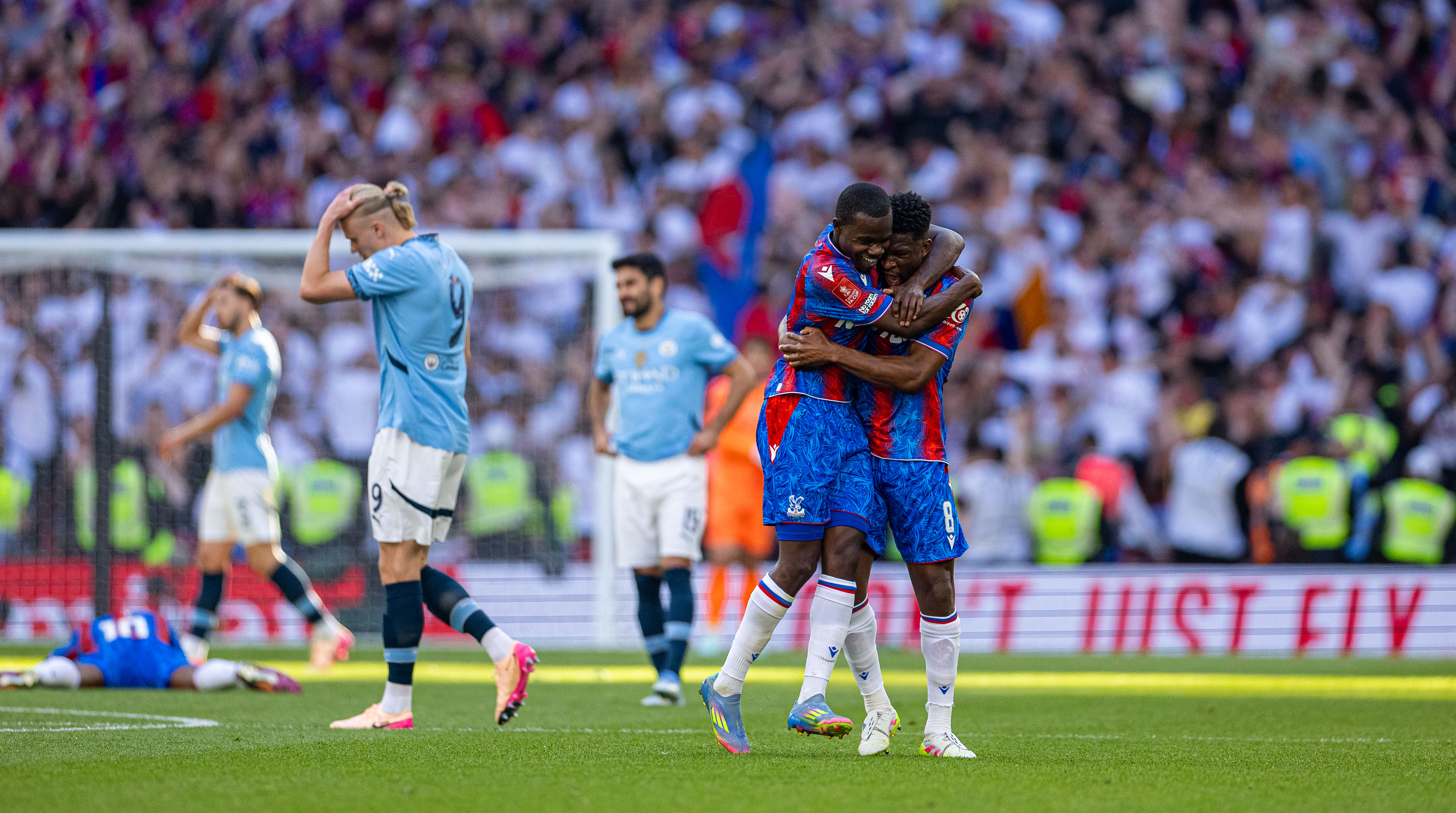 开云官网-足球之夜，欧洲球队将争夺胜利