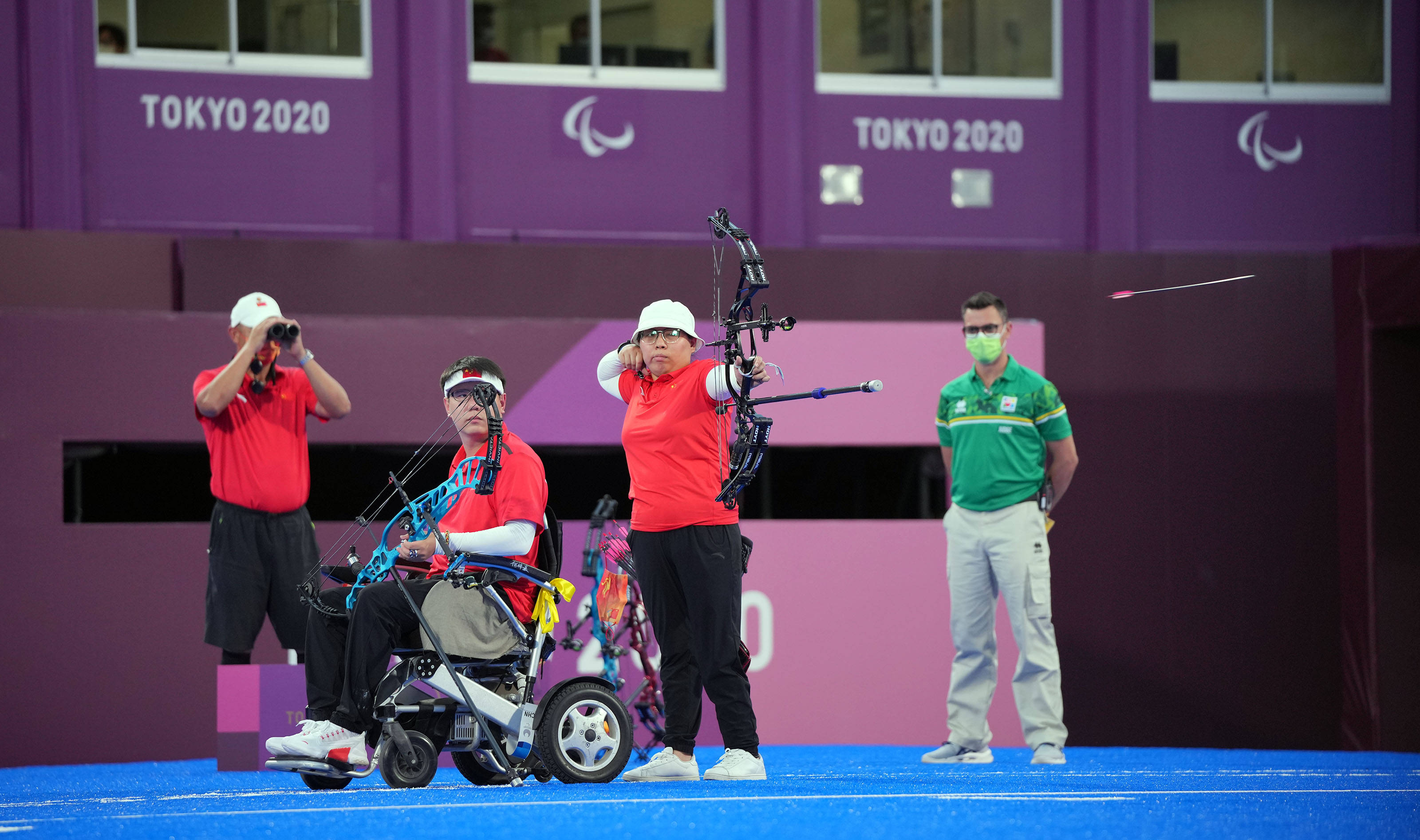 射箭混双团体决赛，选手们展示出色技艺的简单介绍