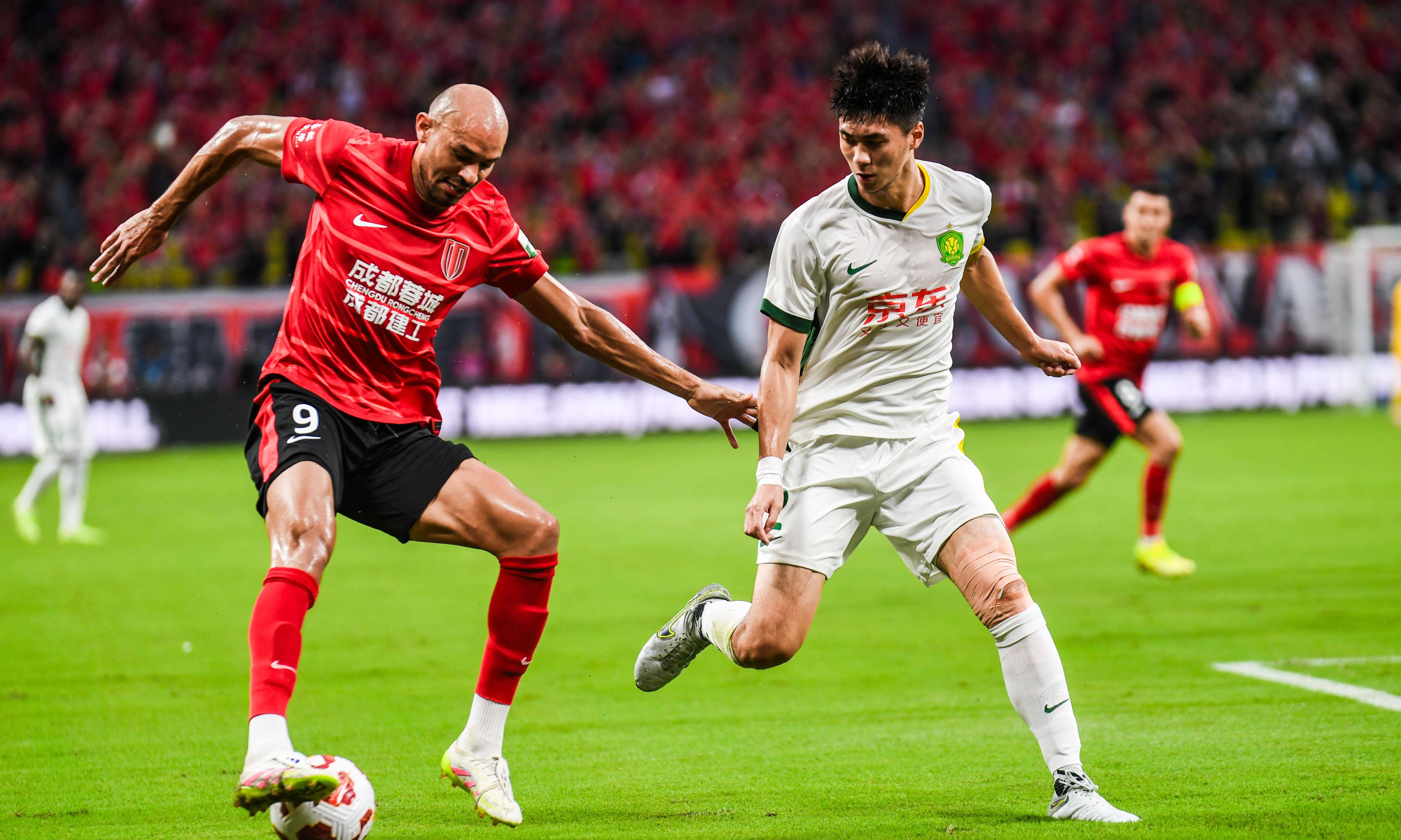 主队球员表现出色，成为球队中的关键人物的简单介绍