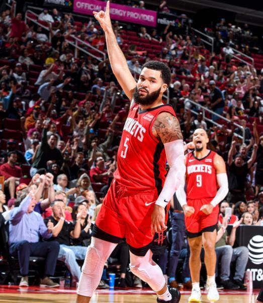 关于火箭前锋伤愈复出，助球队取得胜利的信息