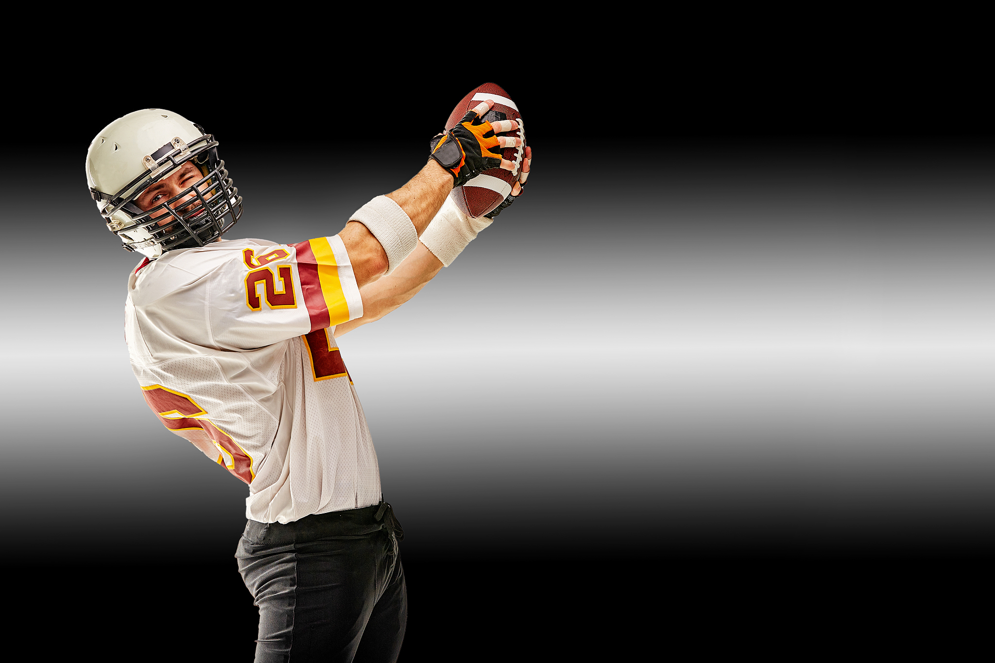 包含焦点大战：橄榄球上演巅峰碰撞的词条