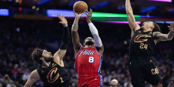 骑士完胜深圳队，恩比德关键制胜