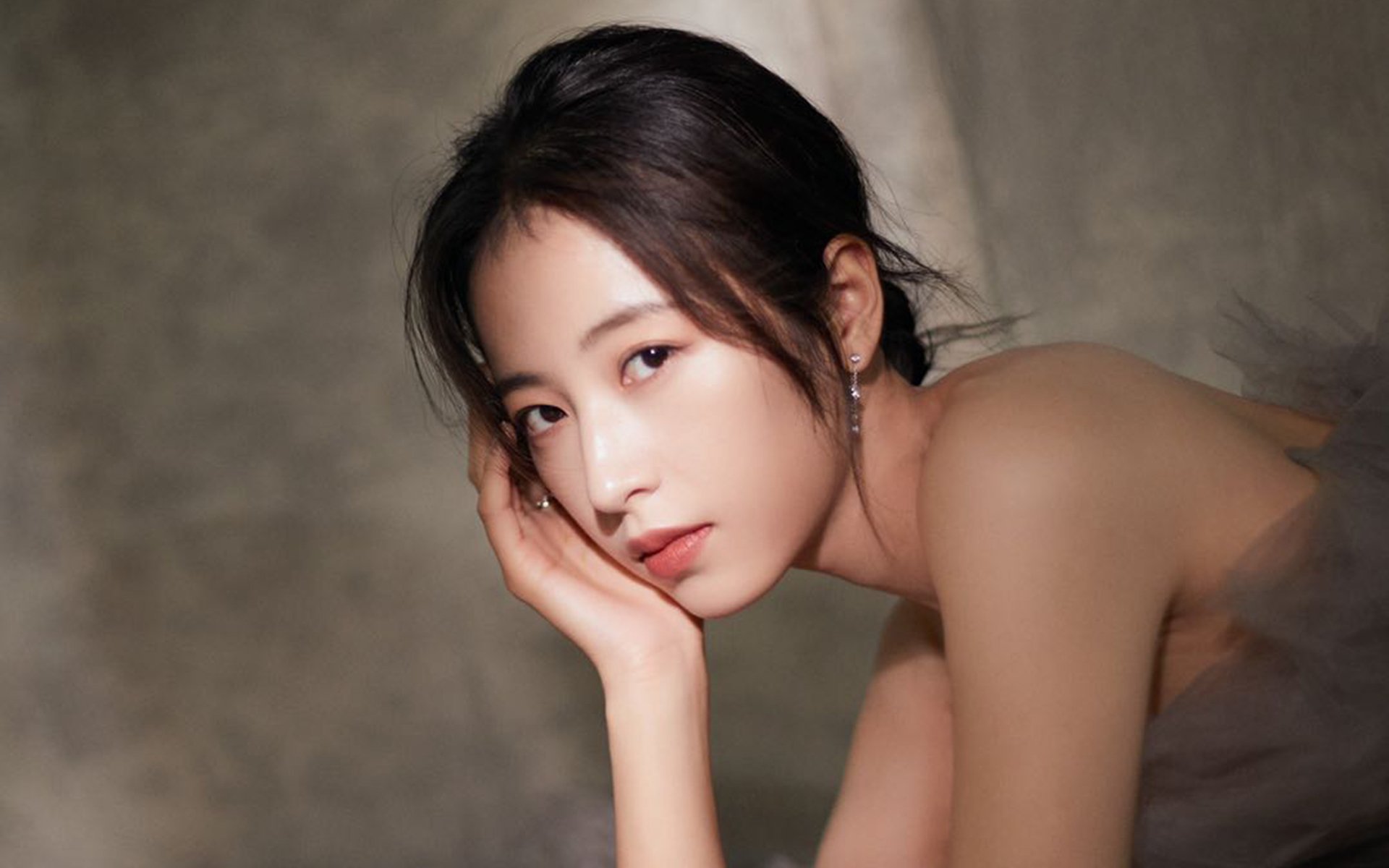 开云下载-肌肉对抗诗意，阿劳霍用黑色堡垒守护丹麦的罗马征服