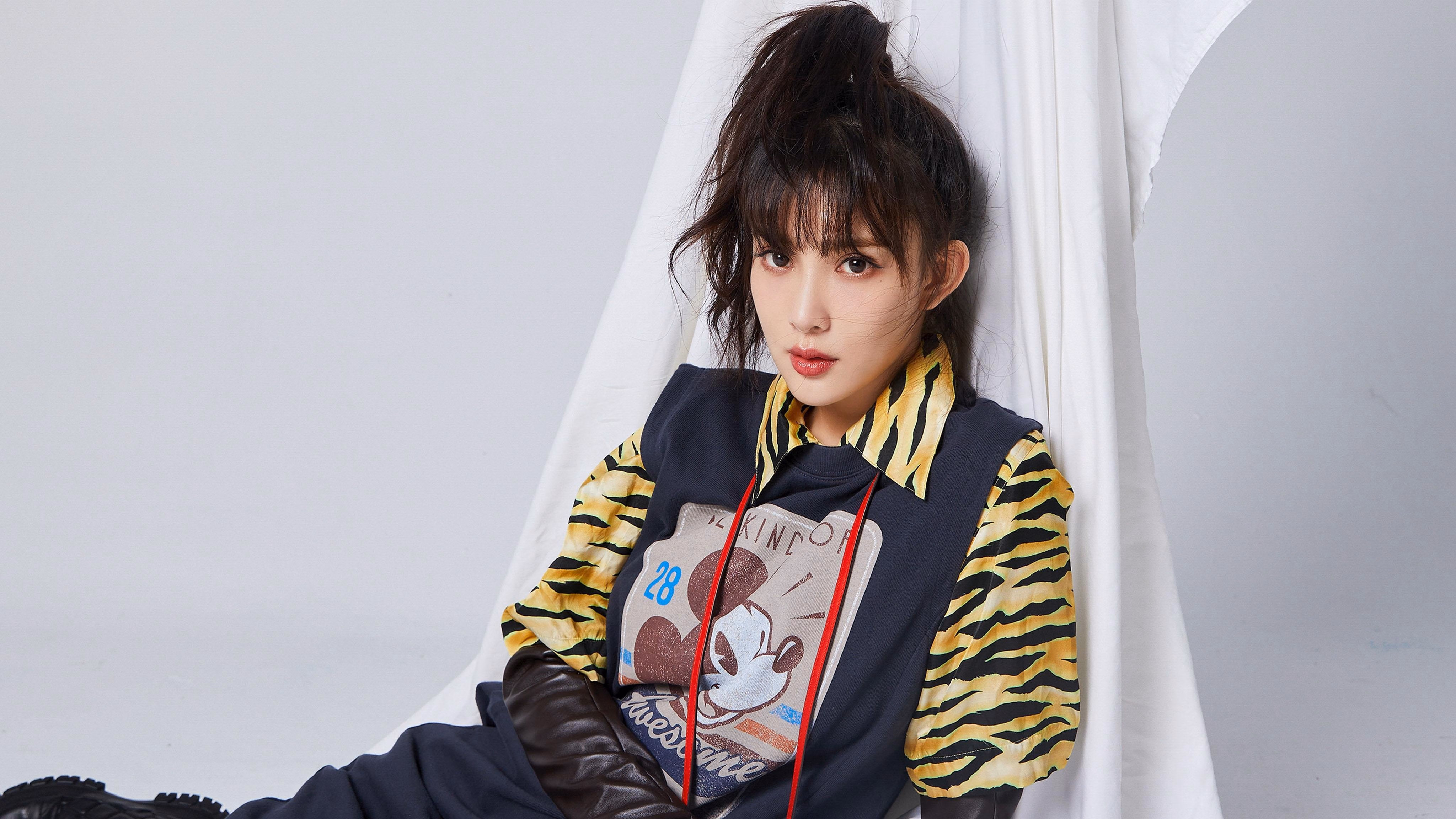 赛道争锋与球场速胜，勇士以F1式焦点战轻取活塞