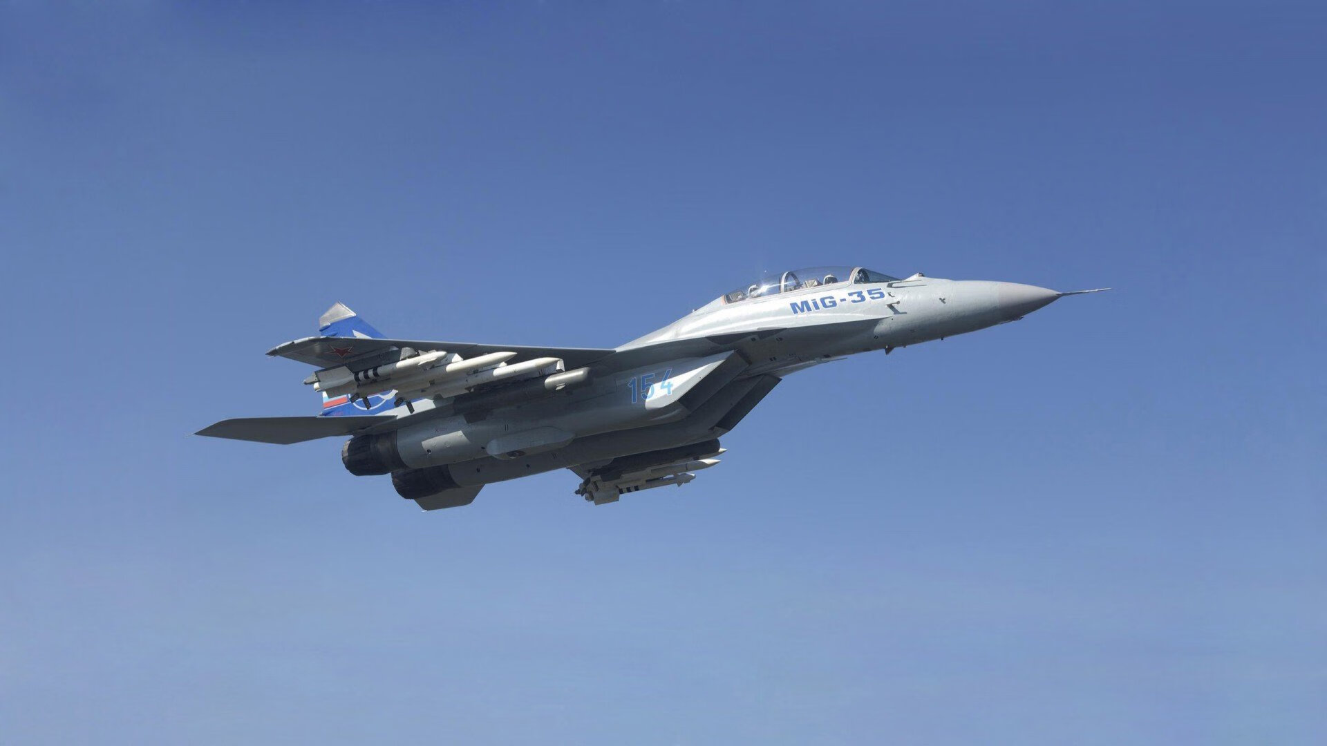 赛道争锋与球场速胜，勇士以F1式焦点战轻取活塞